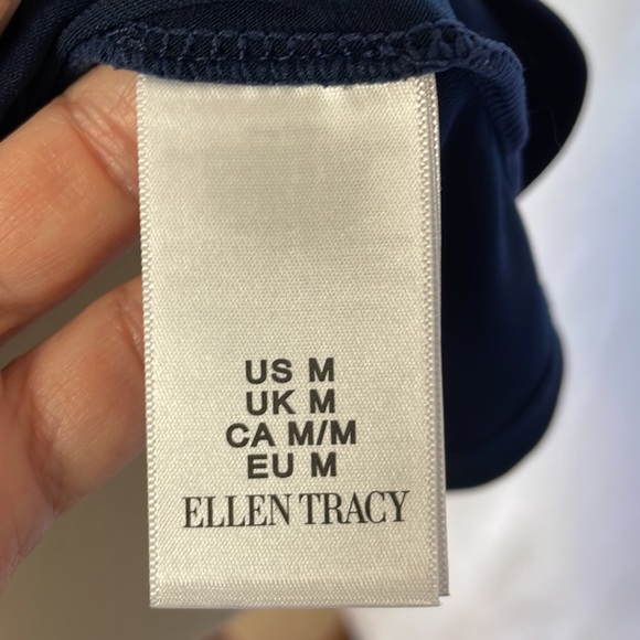 Ellen Tracy Navy Blue Pleated Sleeveless Blouse w/Gold Shoulder Hardware -Medium - Picture 10 of 13